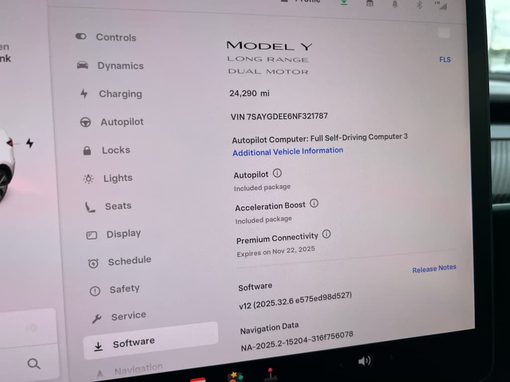 2022 Tesla Model Y view 9