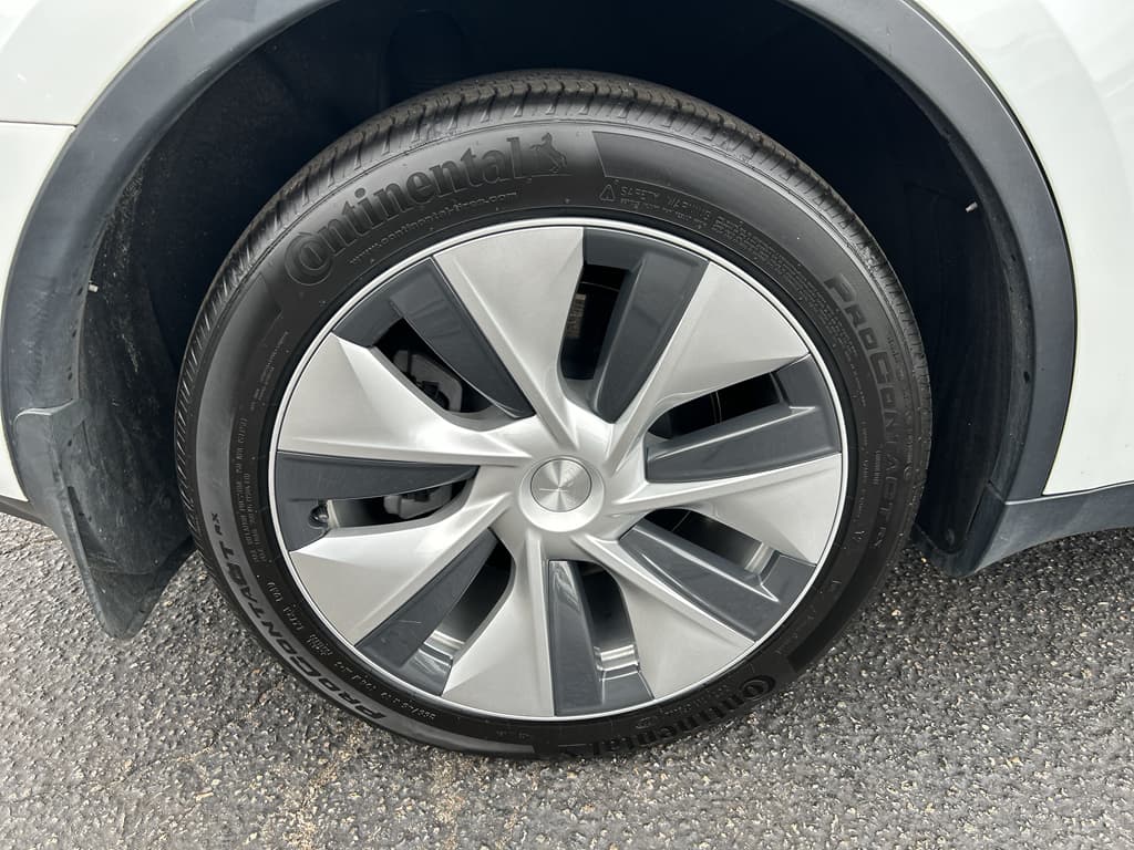 2022 Tesla Model Y view 28