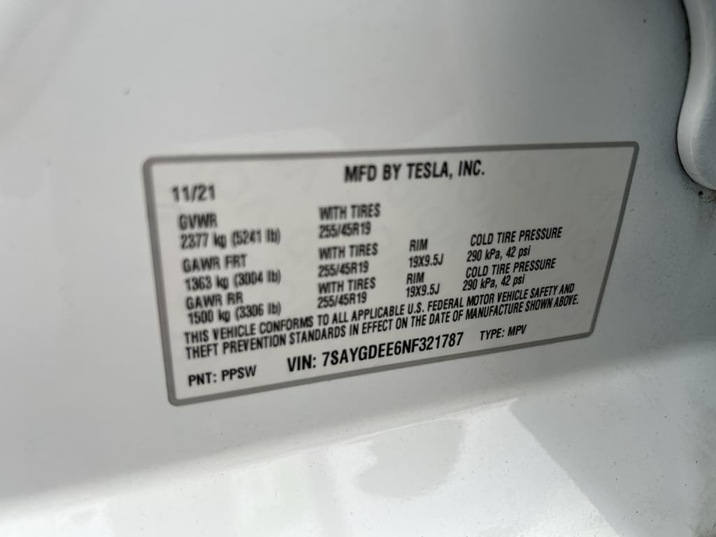 2022 Tesla Model Y view 23