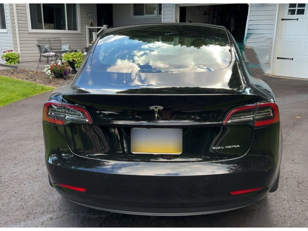 2022 Tesla Model 3 view 4