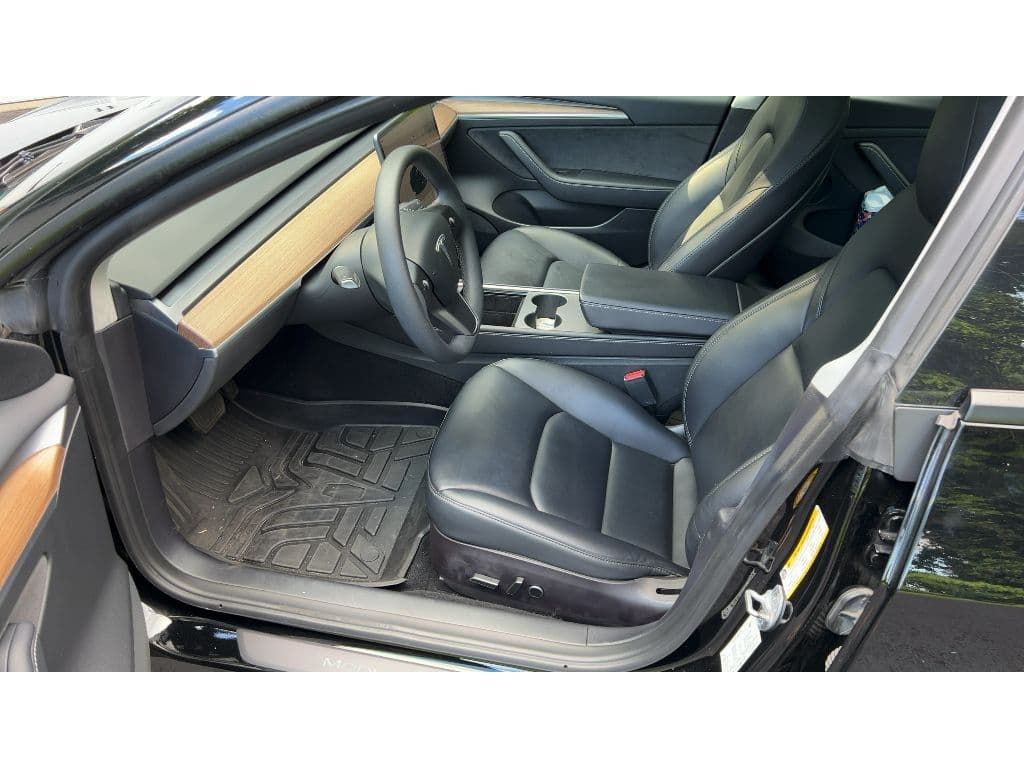 2022 Tesla Model 3 view 5