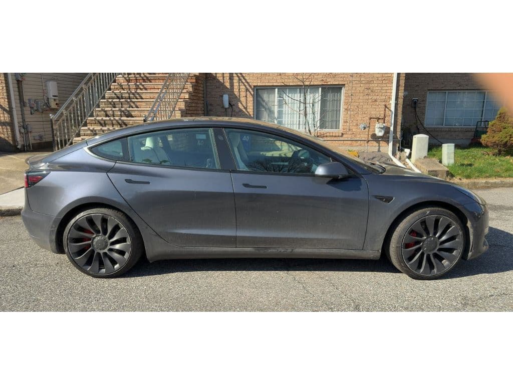 2022 Tesla Model 3 view 3