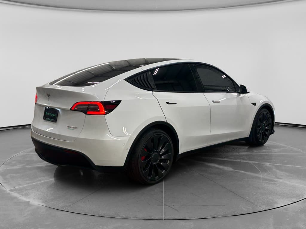 2022 Tesla Model Y view 3