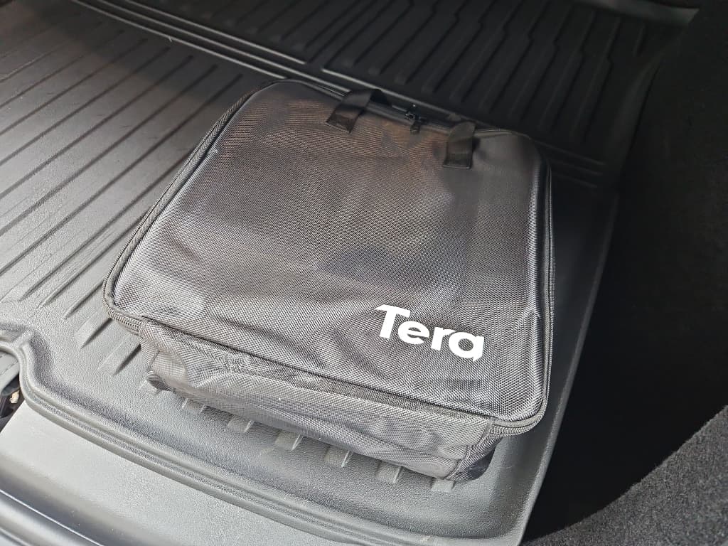 2024 Tesla Model Y view 6