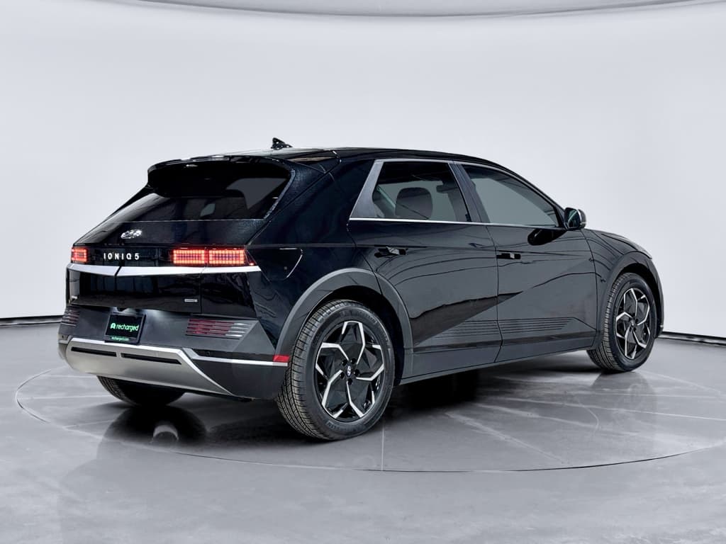 2024 Hyundai IONIQ 5 view 3