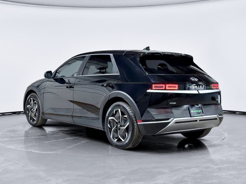 2024 Hyundai IONIQ 5 view 2