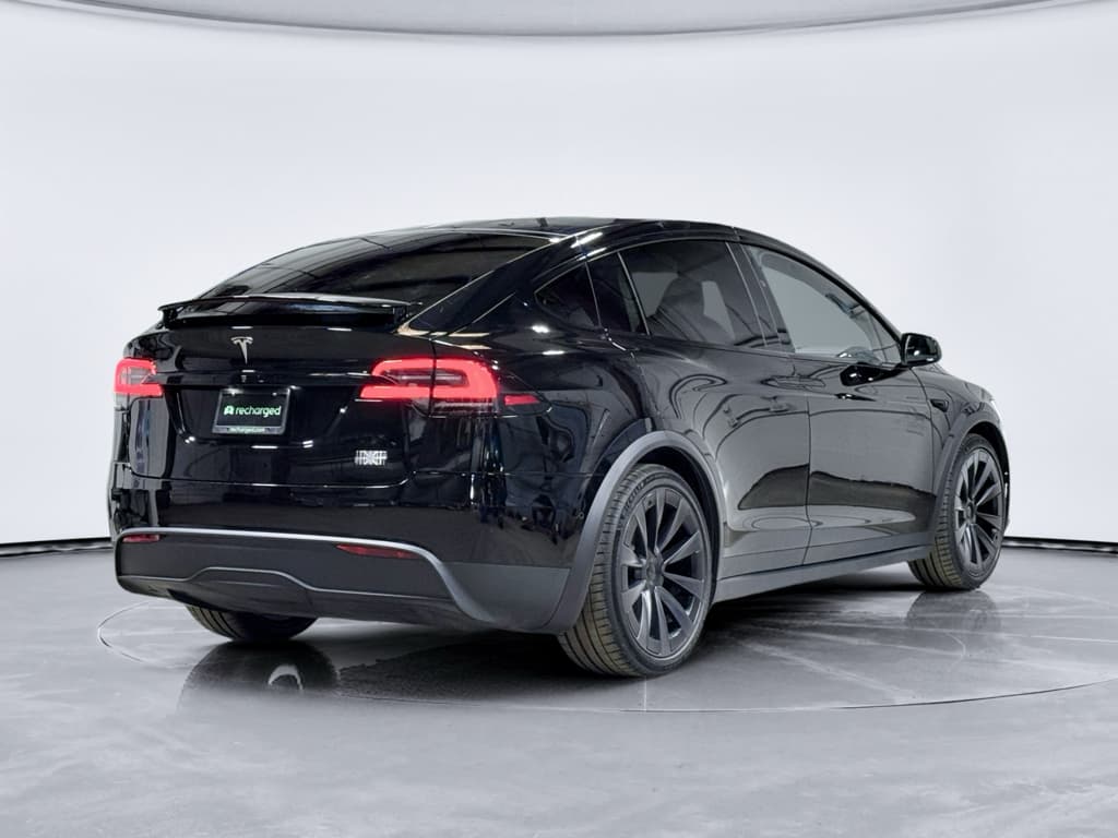 2022 Tesla Model X view 3