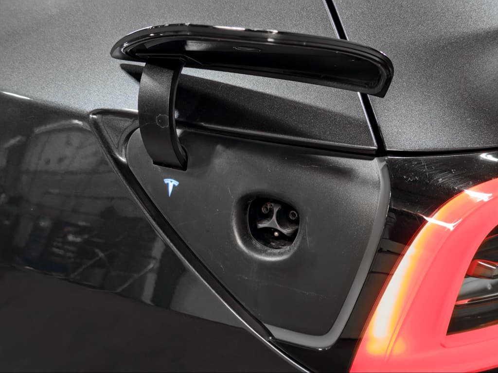 2025 Tesla Model Y view 5