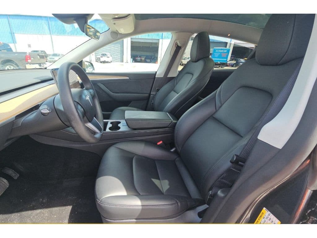 2025 Tesla Model Y view 5