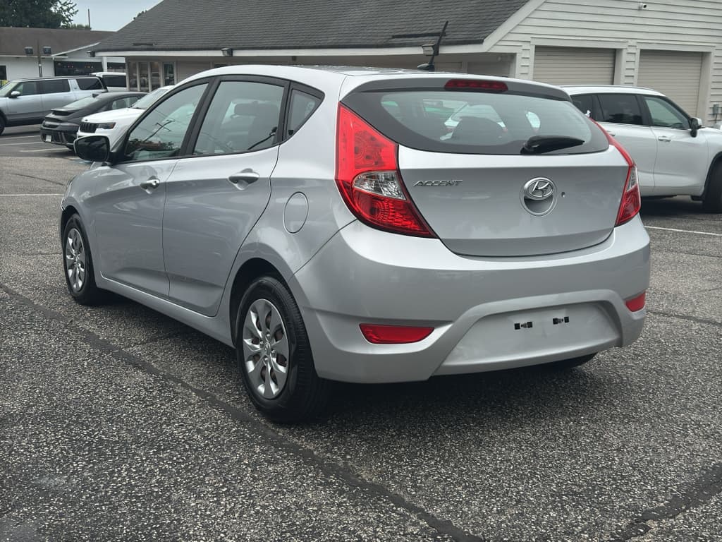 2017 Hyundai Accent view 2