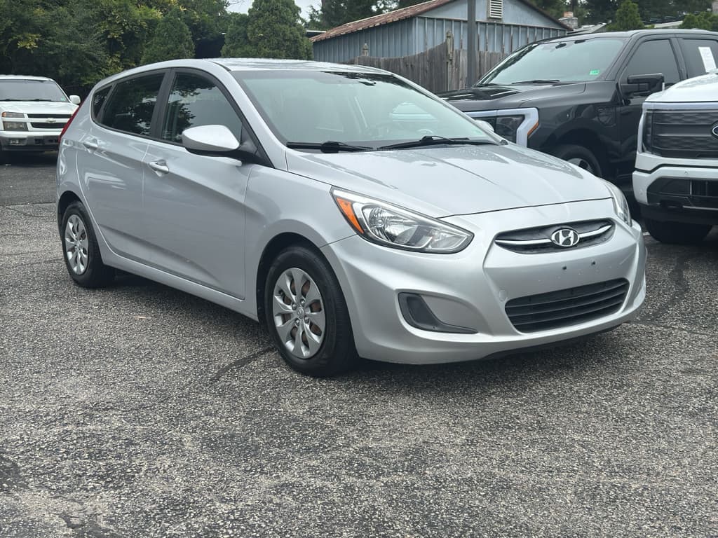 2017 Hyundai Accent view 4