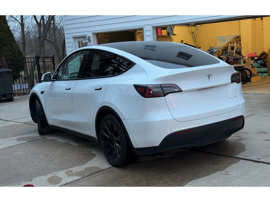 2022 Tesla Model Y view 3