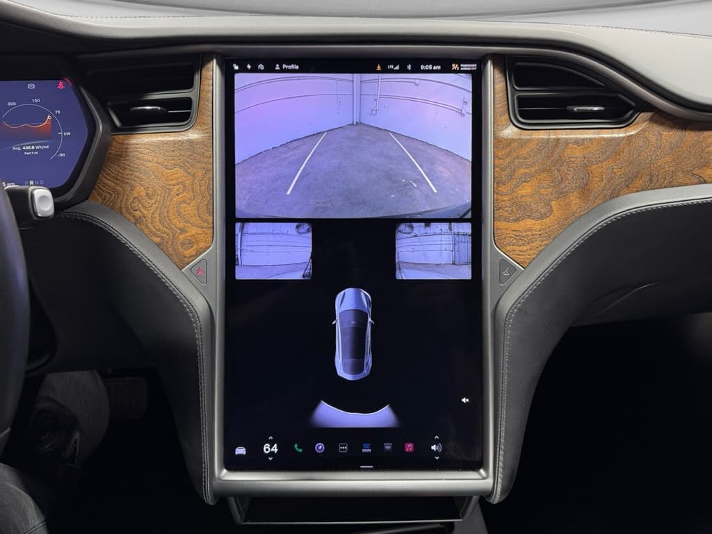 2020 Tesla Model S view 15