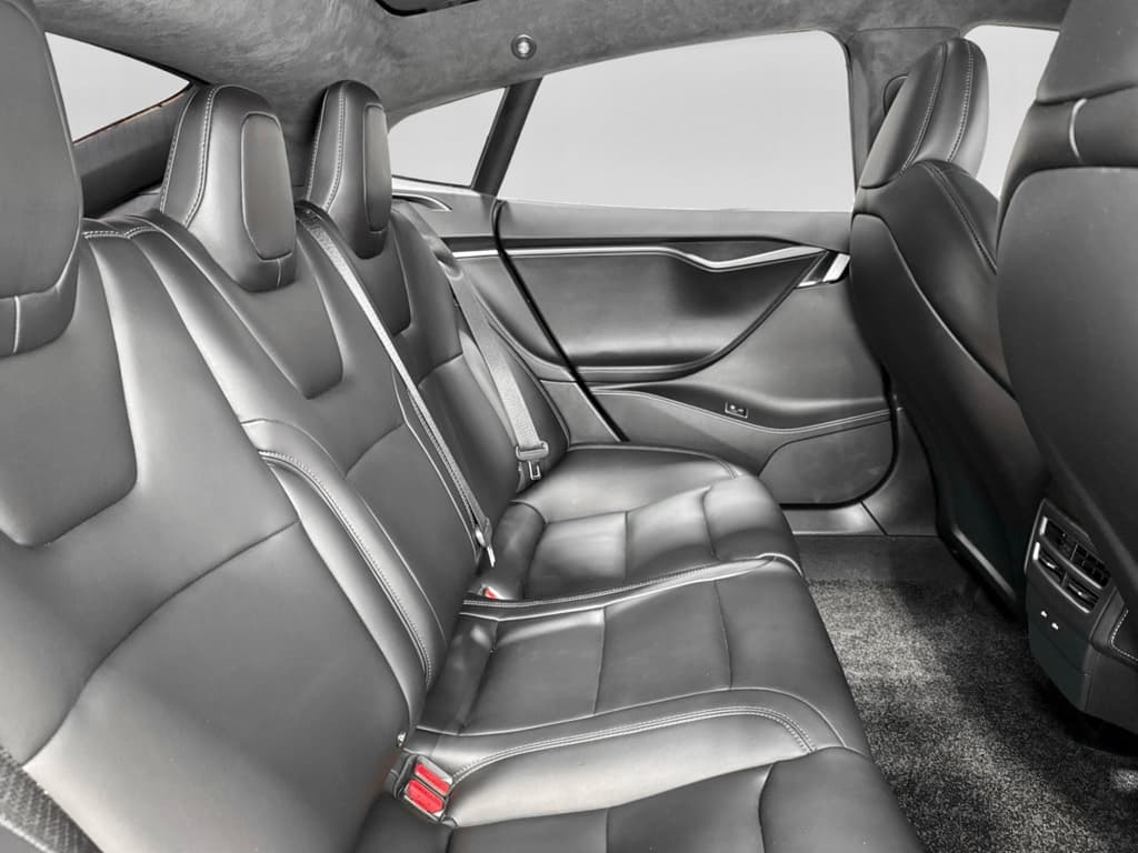 2020 Tesla Model S view 22