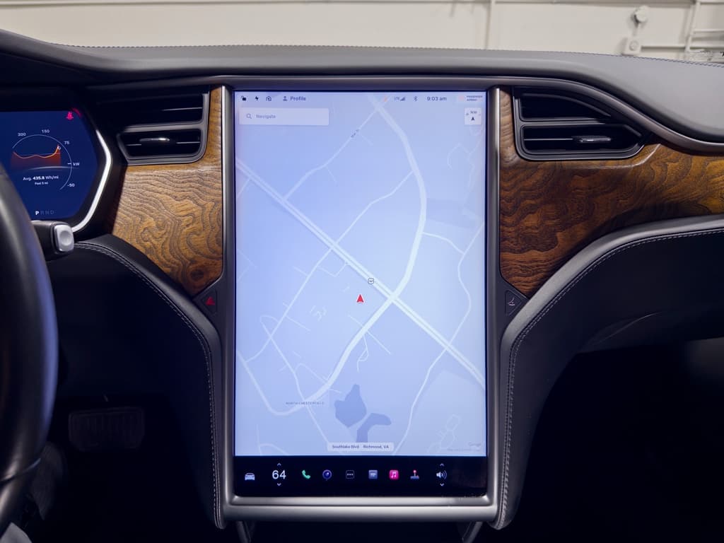 2020 Tesla Model S view 10