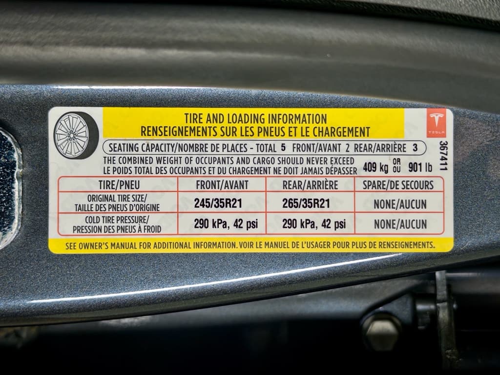 2020 Tesla Model S view 30