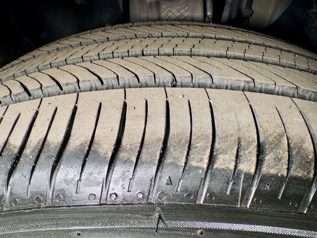 2020 Tesla Model S view 36