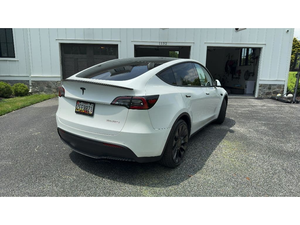 2022 Tesla Model Y view 3