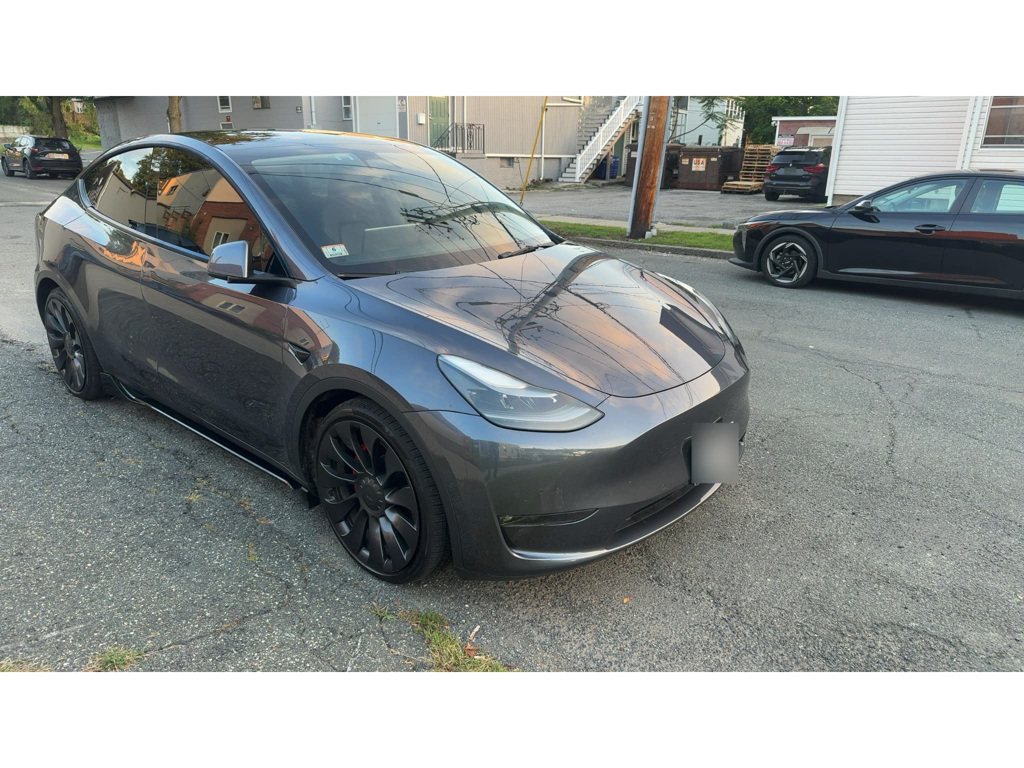 2022 Tesla Model Y view 4