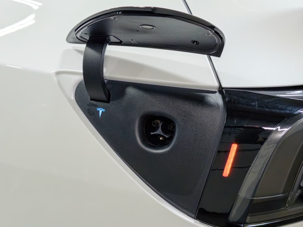 2026 Tesla Model Y view 5