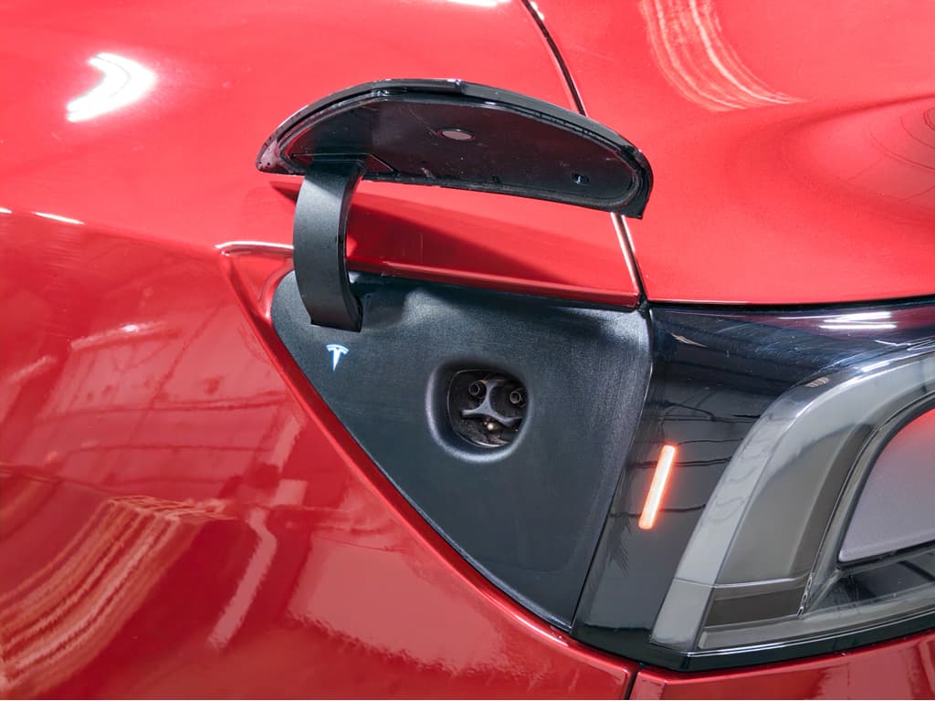 2026 Tesla Model Y view 5