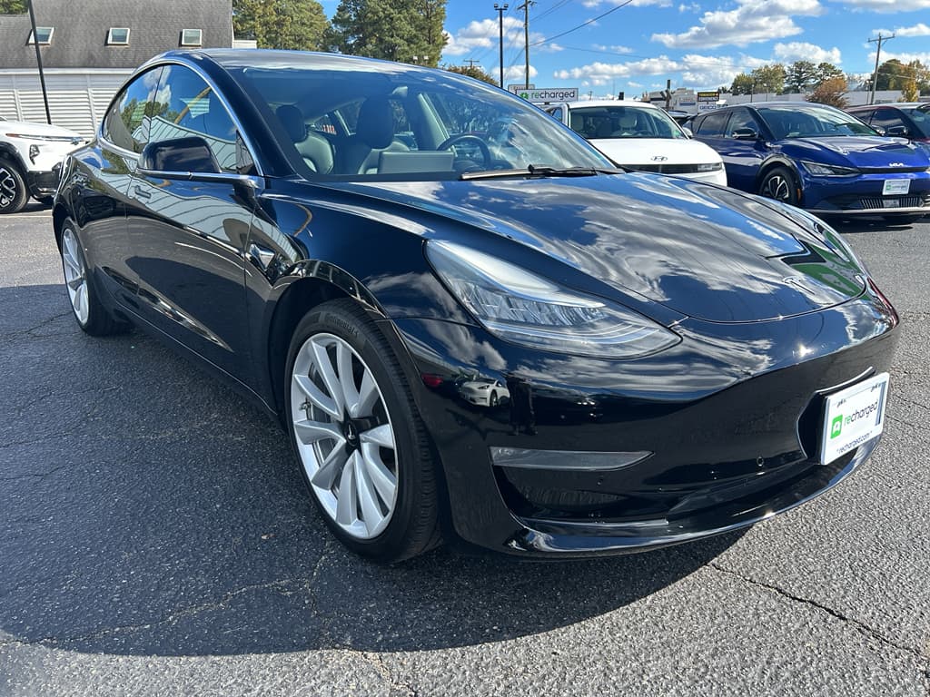 2019 Tesla Model 3 view 4