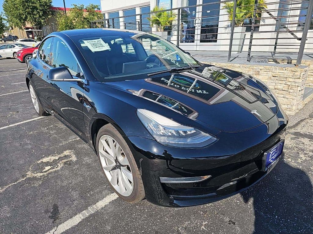 2019 Tesla Model 3 view 4