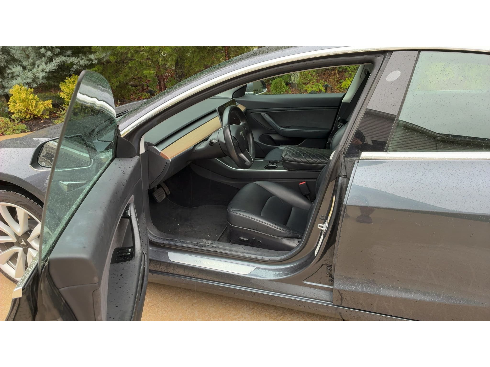 2019 Tesla Model 3 view 5