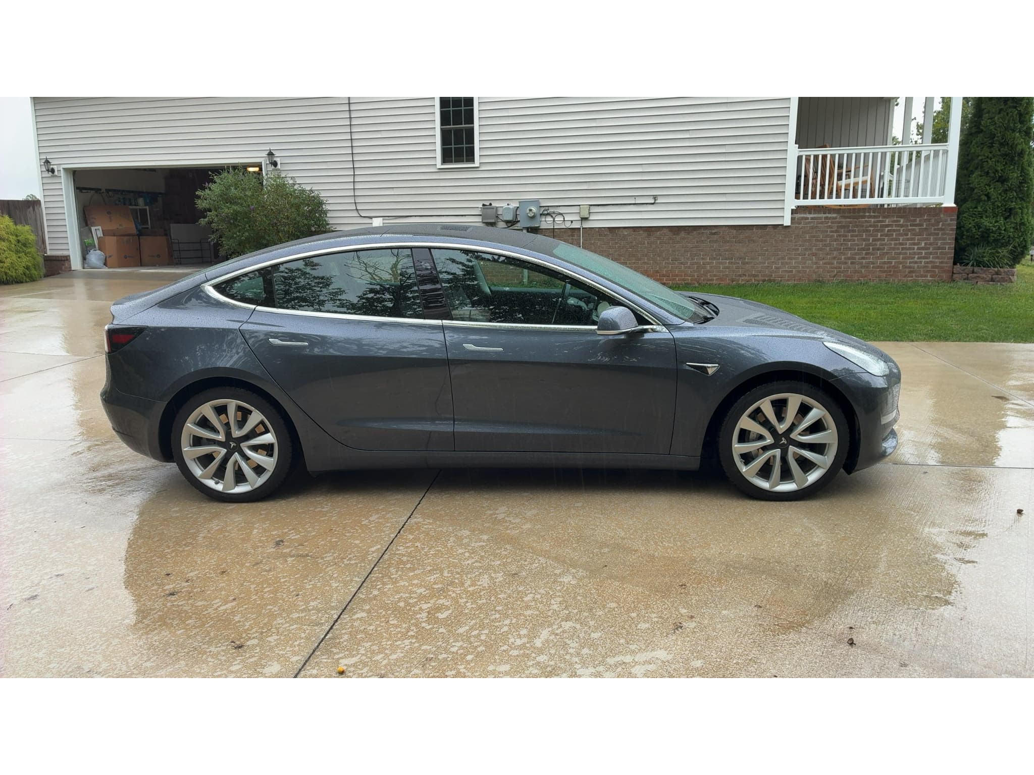 2019 Tesla Model 3 view 4