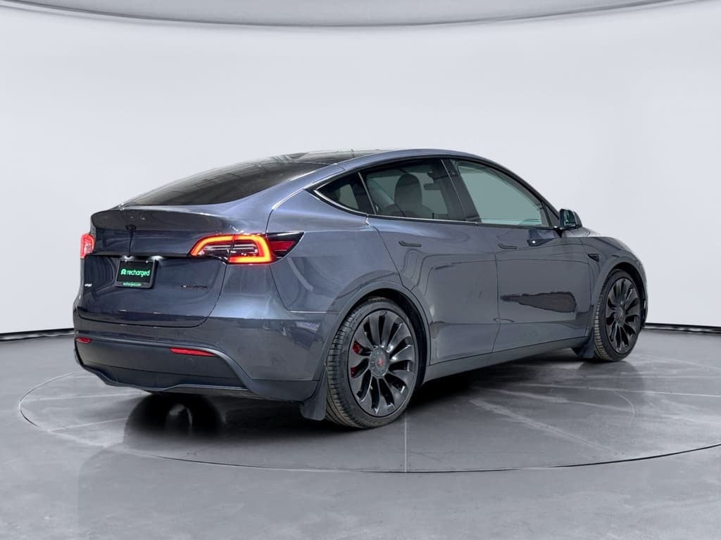 2022 Tesla Model Y view 4