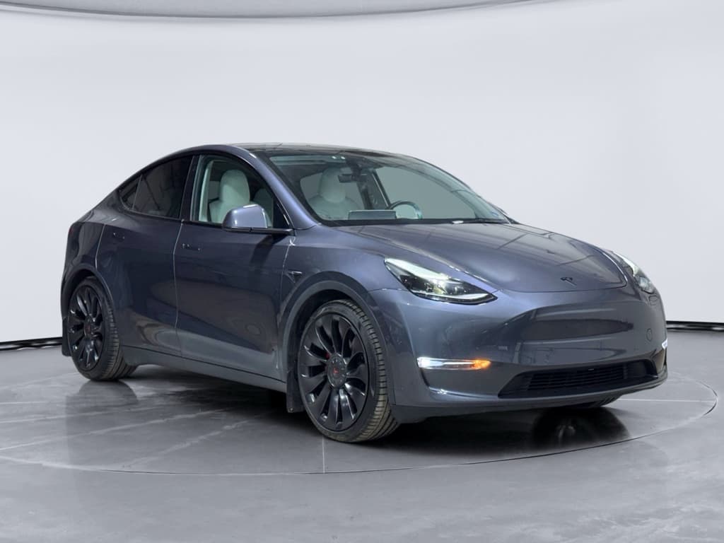 2022 Tesla Model Y view 3