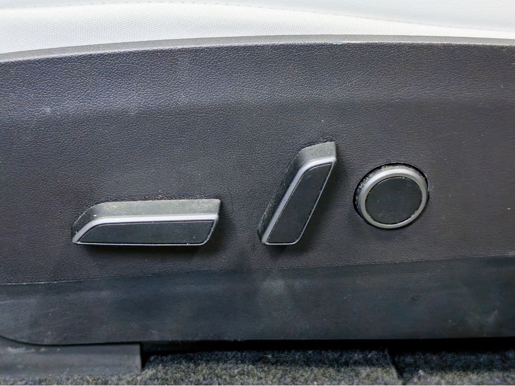 2022 Tesla Model Y view 6