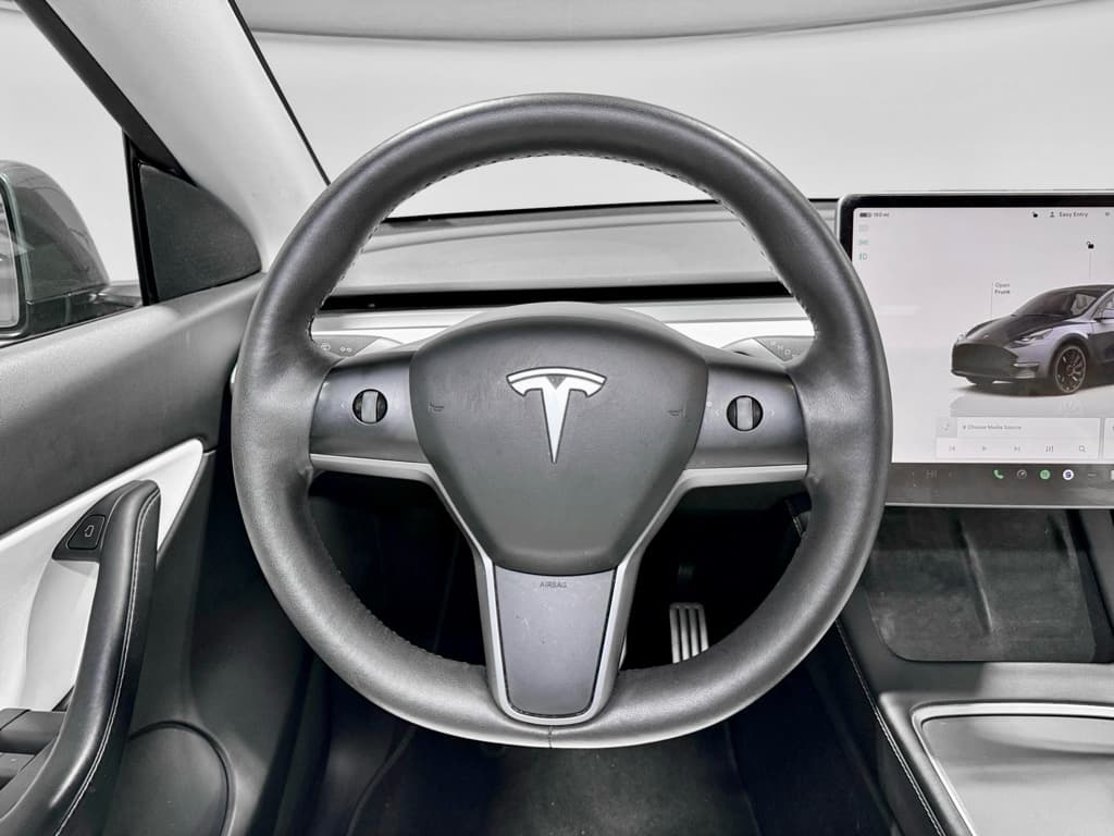 2022 Tesla Model Y view 7