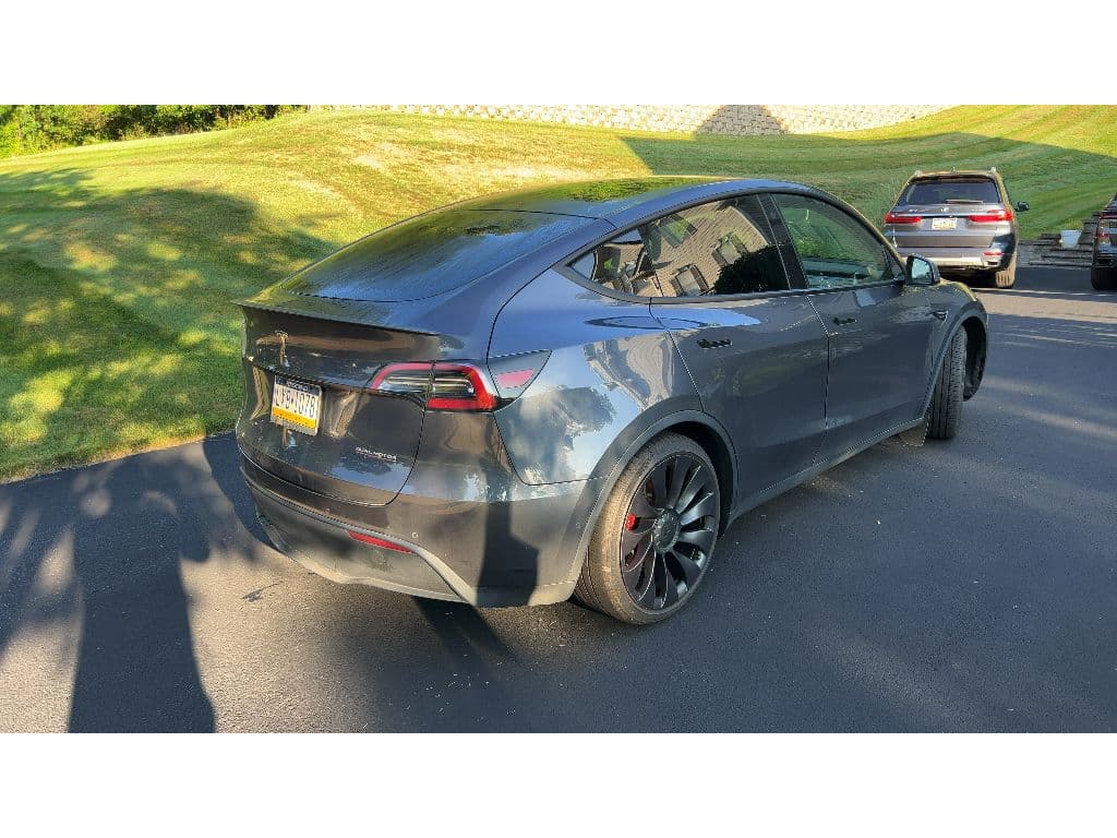 2022 Tesla Model Y view 3