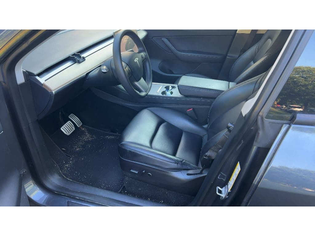 2022 Tesla Model Y view 5