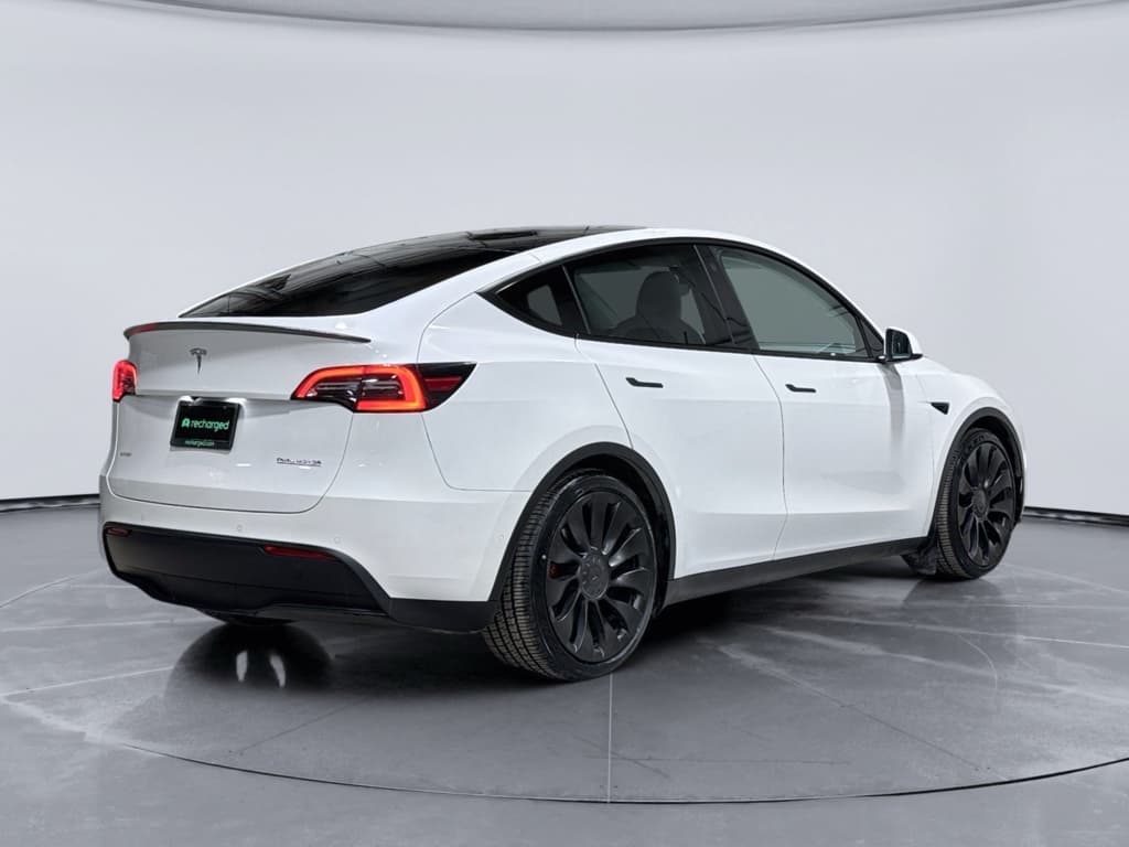 2022 Tesla Model Y view 3
