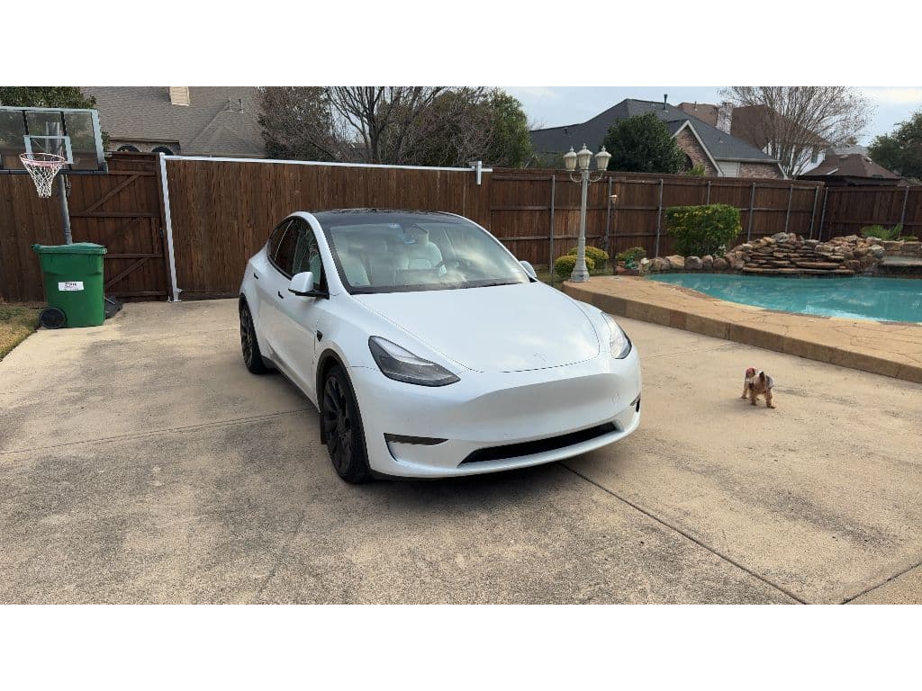 2022 Tesla Model Y view 3