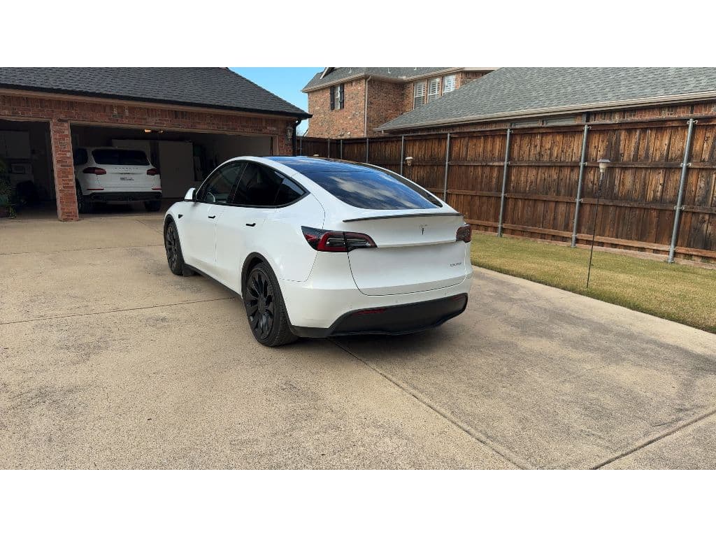 2022 Tesla Model Y view 4