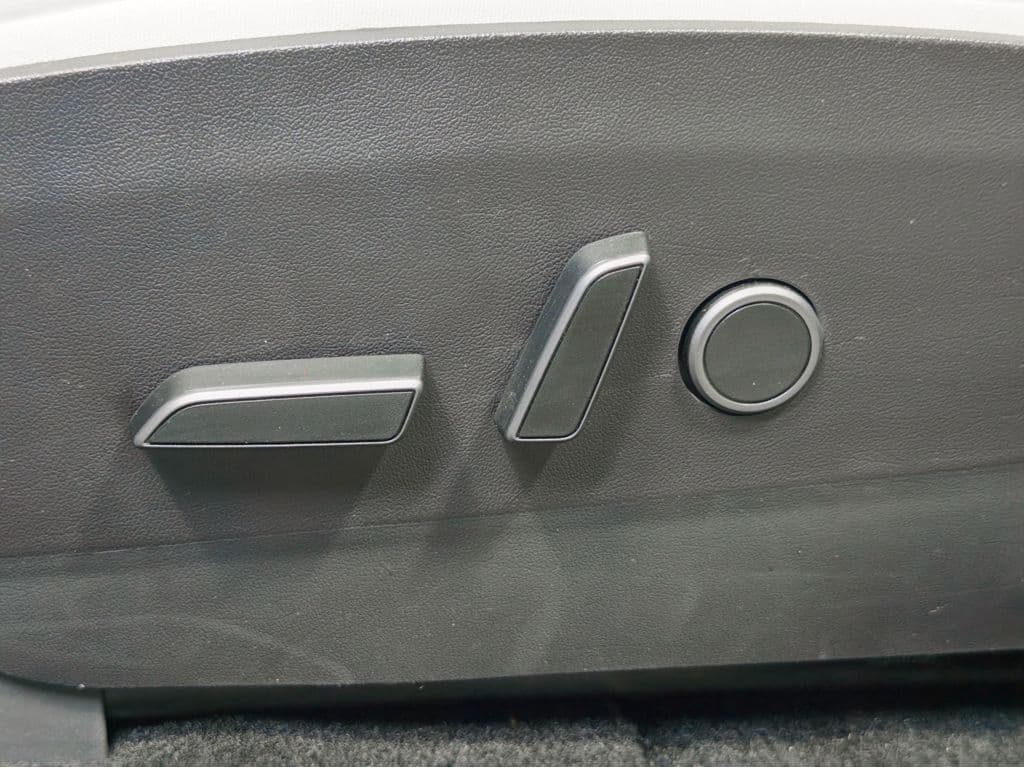 2022 Tesla Model Y view 7