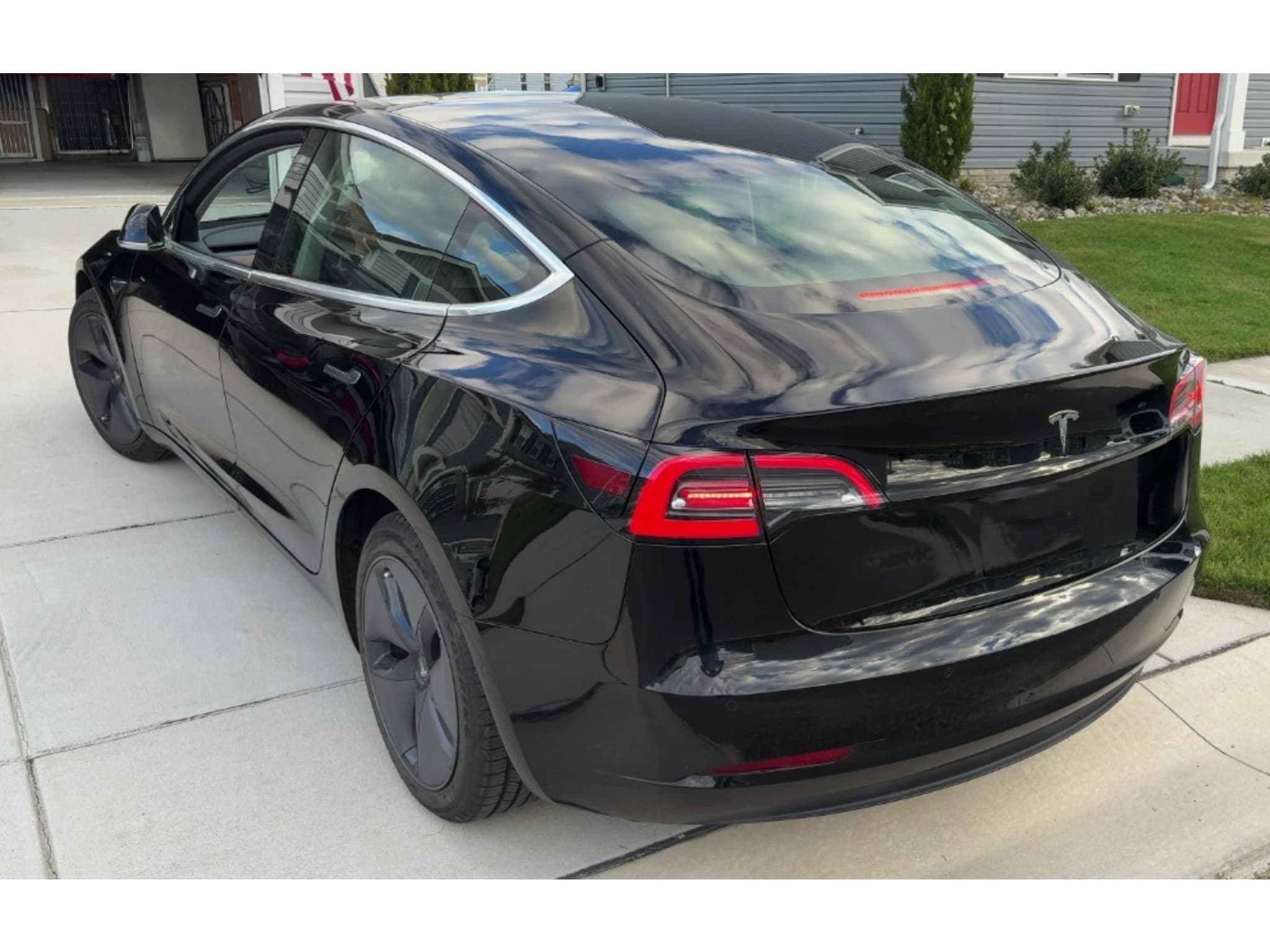 2019 Tesla Model 3 view 2