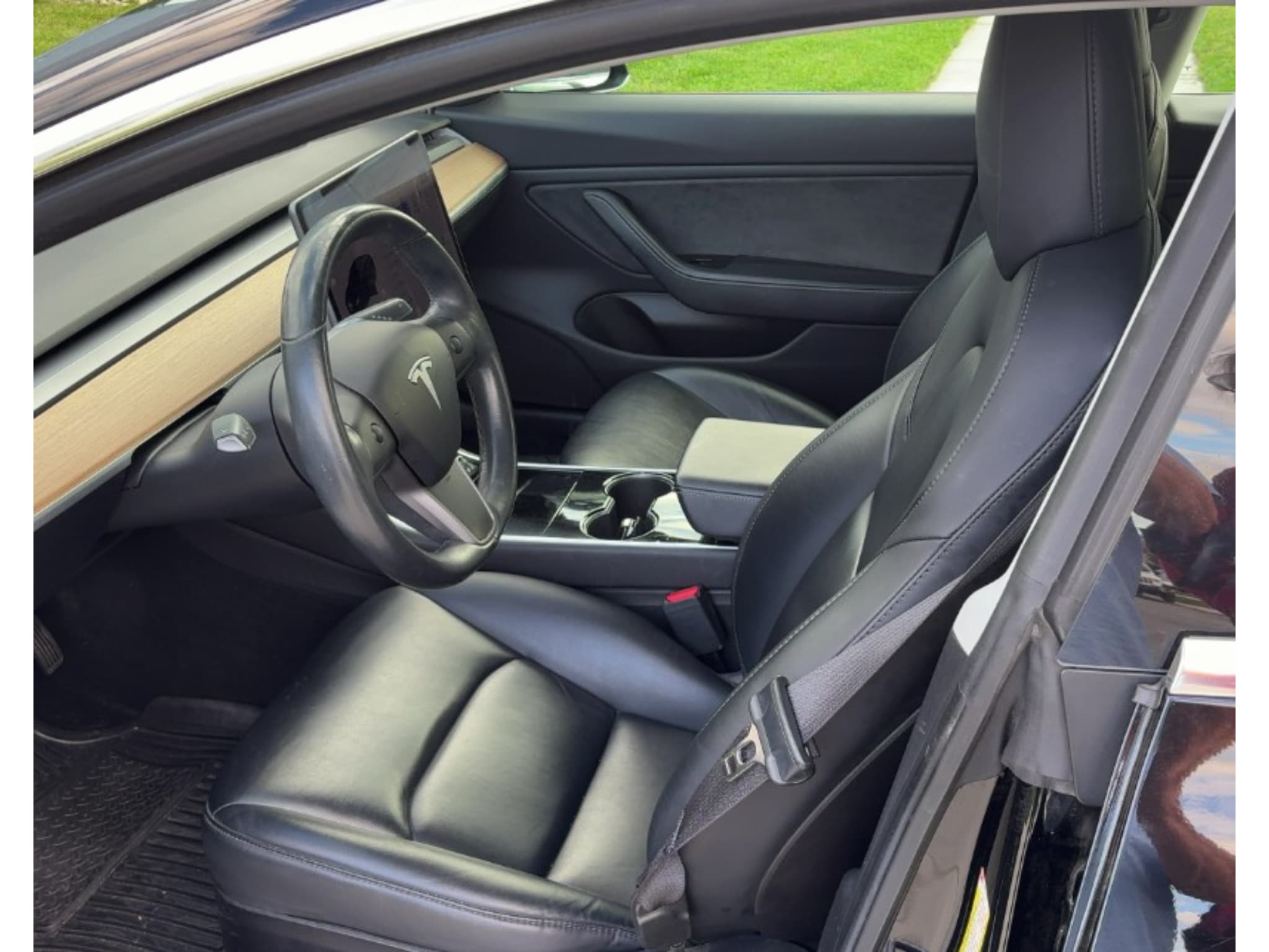 2019 Tesla Model 3 view 5
