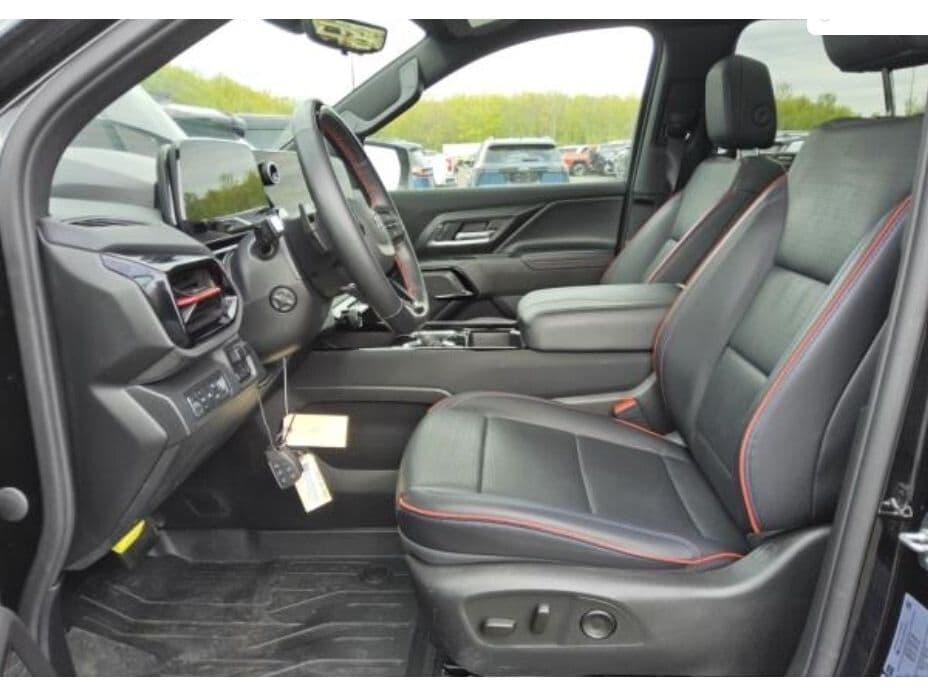 2025 Chevrolet Silverado EV view 4