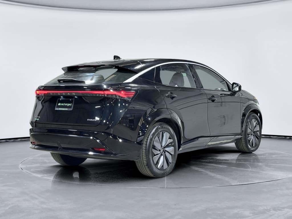 2023 Nissan Ariya view 3