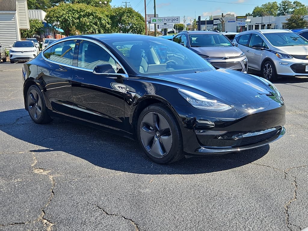 2019 Tesla Model 3 view 4
