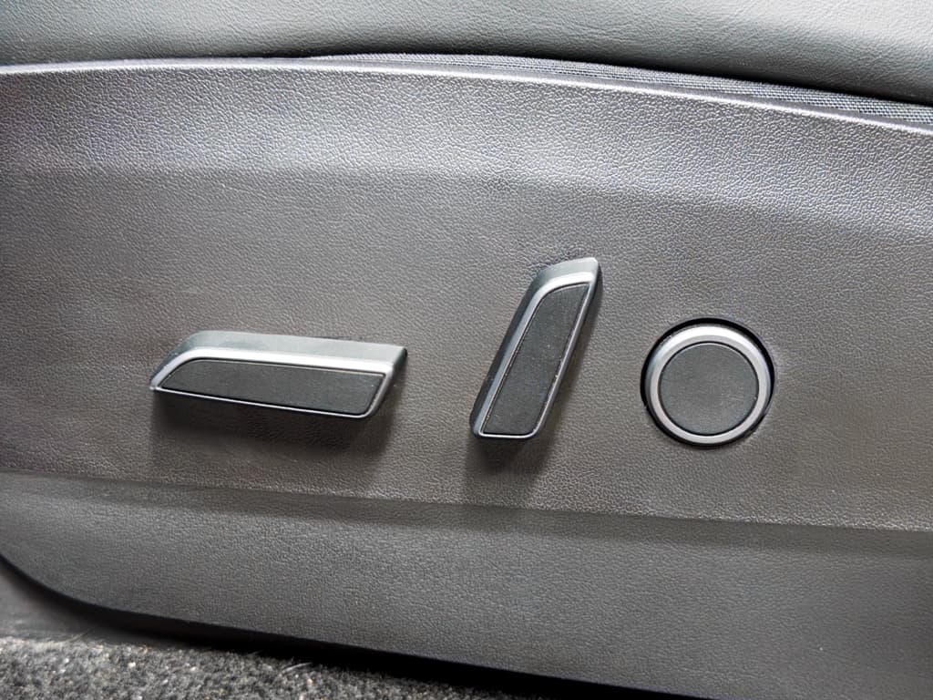 2022 Tesla Model Y view 6