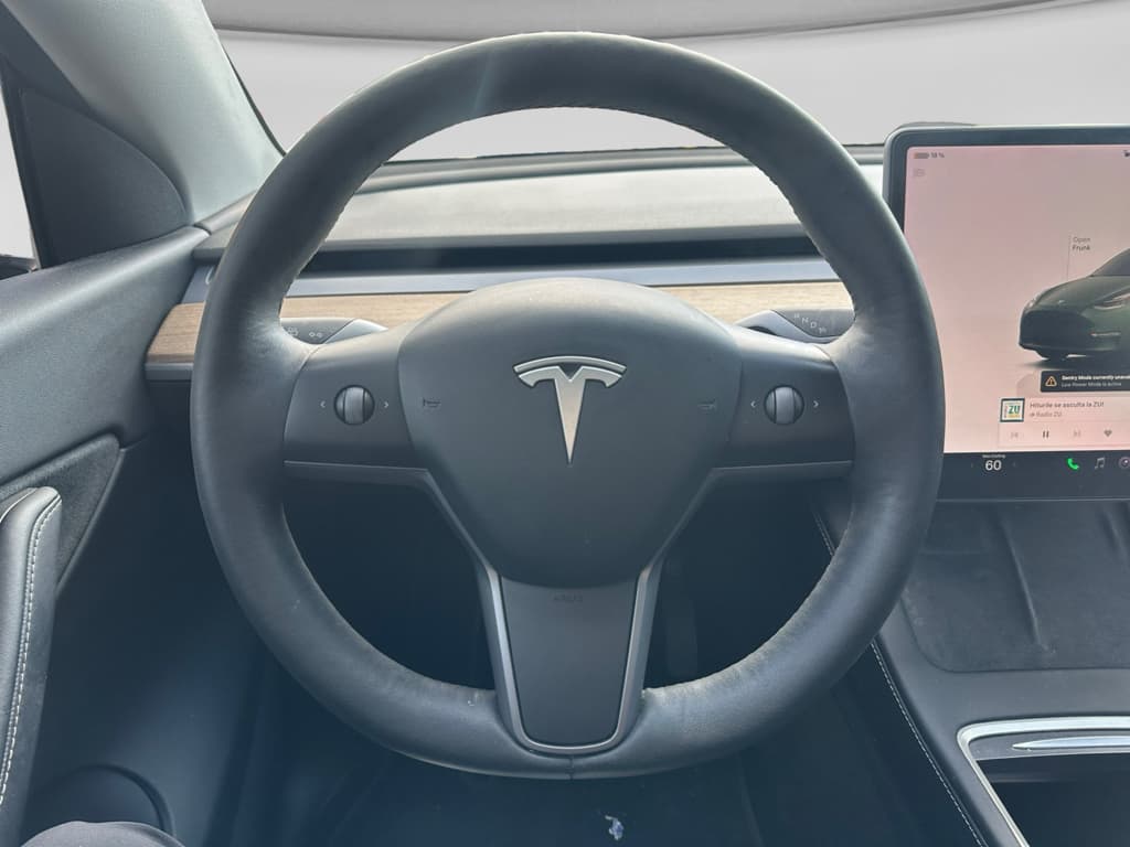 2022 Tesla Model Y view 5