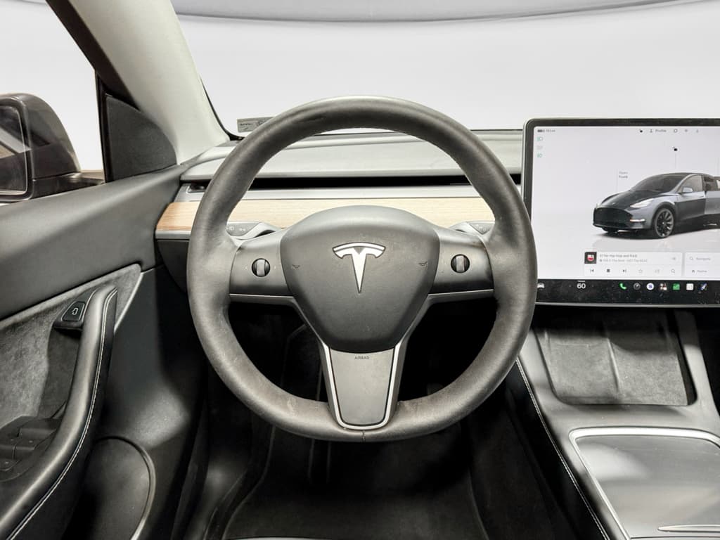 2022 Tesla Model Y view 7