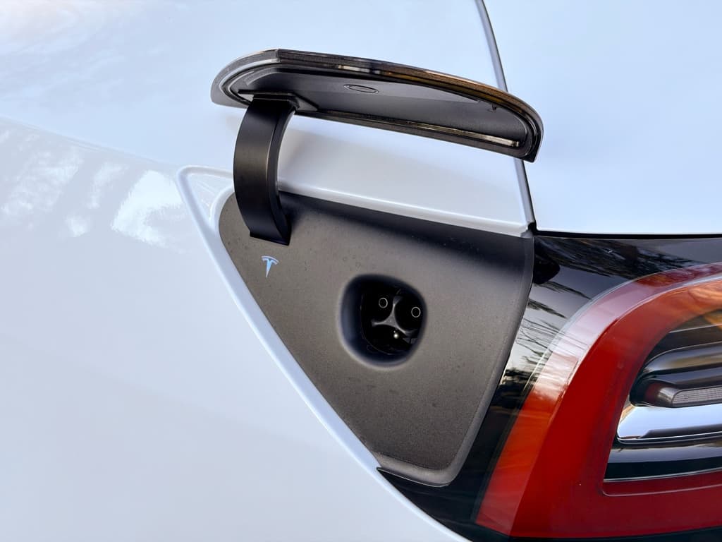 2022 Tesla Model Y view 5