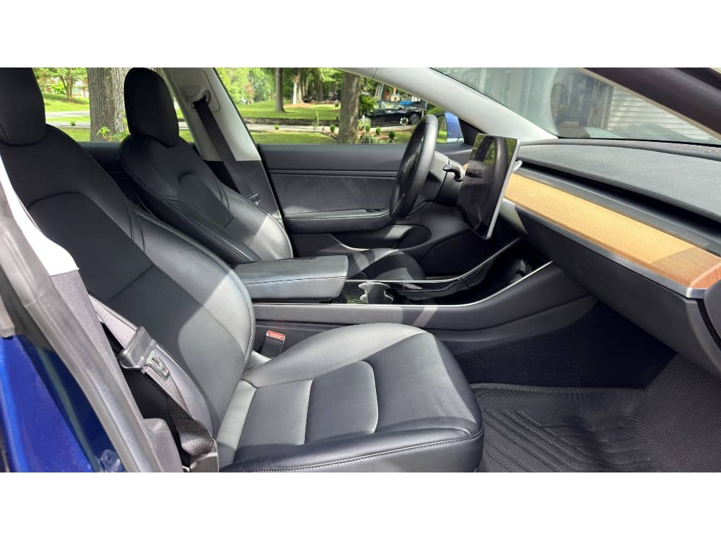 2019 Tesla Model 3 view 7