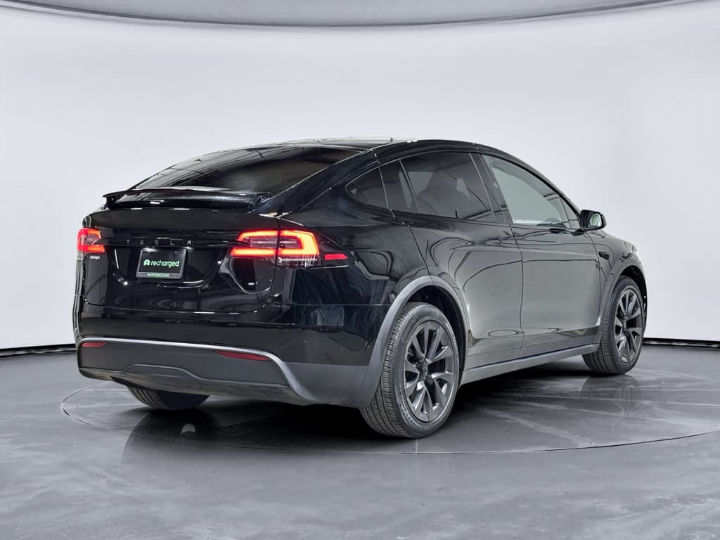 2023 Tesla Model X view 3
